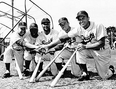 pee wee reese brooklyn dodgers pee wee reese jackie robinson