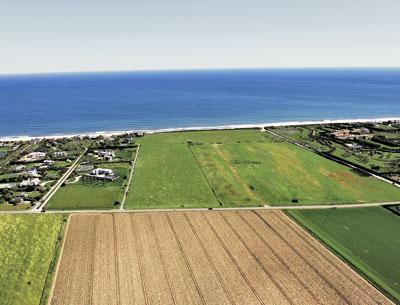 The Sagaponack Village Board is weighing Marc Goldman’s proposal to build a large house at the northwest corner of his 43.5-acre property on Daniel’s and Peter’s Pond Lanes. The Sagaponack Village Board is weighing Marc Goldman’s proposal to build a large house at the northwest corner of his 43.5-acre property on Daniel’s and Peter’s Pond Lanes.