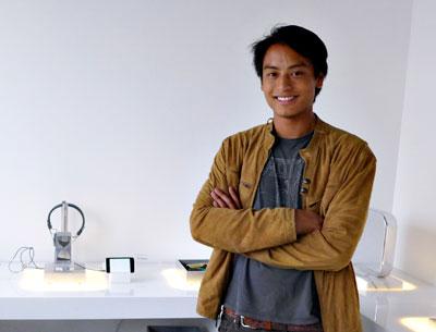 Evan Desmond Yee, “proprietor” of the App Shop, created the iFlip, an urn for the iPhone, seen to his right.