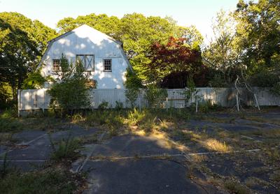 A plan to replace the former Star Room nightclub on Montauk Highway in Wainscott with a car wash has sparked a firestorm of opposition. A plan to replace the former Star Room nightclub on Montauk Highway in Wainscott with a car wash has sparked a firestorm of opposition.