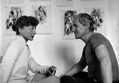 Elaine and Willem de Kooning looked like newlyweds in this intimate photo taken by Tony Vaccaro in 1953.