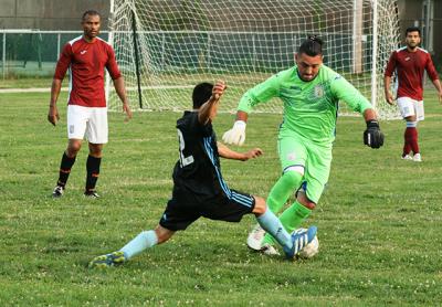 Ivan Mesa, the Market’s keeper, ventured far from the goal near the end of the first half, but Bateman failed to capitalize. Ivan Mesa, the Market’s keeper, ventured far from the goal near the end of the first half, but Bateman failed to capitalize.