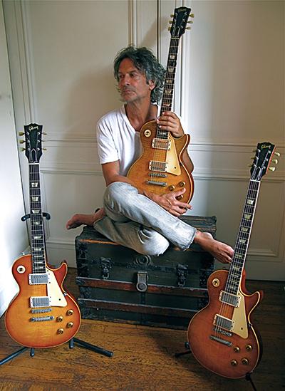 Billy Squier, who released several hit albums in the 1980s, will perform and discuss his life and music with the guitarist G.E. Smith at Guild Hall tomorrow night. Billy Squier, who released several hit albums in the 1980s, will perform and discuss his life and music with the guitarist G.E. Smith at Guild Hall tomorrow night.
