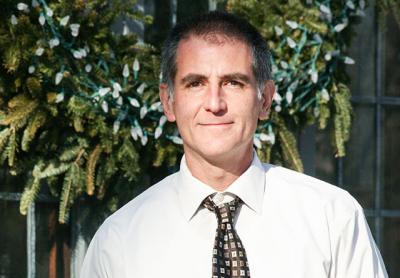 The East Hampton Library’s executive director doesn't listen to music when he runs ultras, nor does he listen to novels. The East Hampton Library’s executive director doesn't listen to music when he runs ultras, nor does he listen to novels.