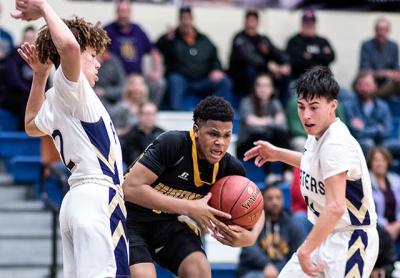 Nae’ Jon Ward, who recently rejoined Bridgehampton’s boys basketball team after having played earlier in the season at Southampton, has buoyed the Bees with his smooth ball handling, shooting, and court sense. Nae’ Jon Ward, who recently rejoined Bridgehampton’s boys basketball team after having played earlier in the season at Southampton, has buoyed the Bees with his smooth ball handling, shooting, and court sense.