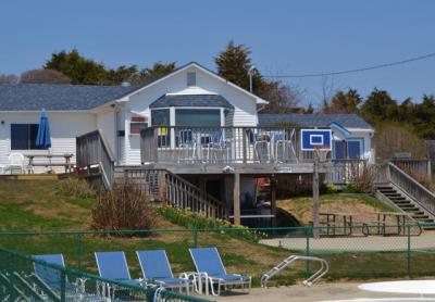 A long-dormant restaurant at the Breakers motel in Montauk will reopen. A long-dormant restaurant at the Breakers motel in Montauk will reopen.