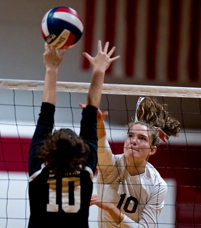 Mikela Junemann, Bonac’s chief hitting threat, probably ought to have been set more, Kathy McGeehan, East Hampton’s coach, said afterward.