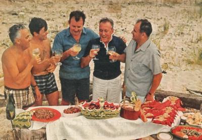 In 1965, Pierre Franey, Jacques Pépin, Roger Fessaguet, Jean Vergnes, and René Verdon joined forces for a picnic of epic proportions on Gardiner’s Island.