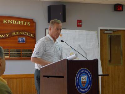 Howard Dean, the former presidential candidate, was among those who spoke at the East Hampton Village Zoning Board of Appeals on Friday.