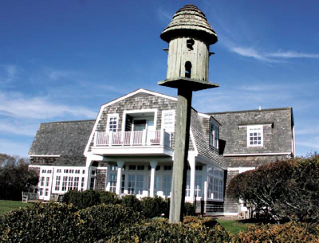 A birdhouse marks the view of the Tiedemanns’ house from the south.