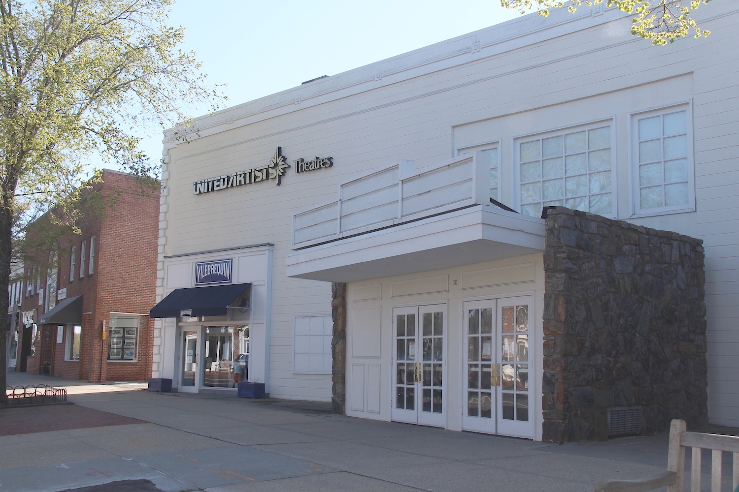East Hampton Movie Theater Set to Reopen | The East Hampton Star