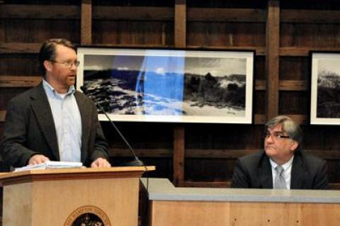 Steve Couch of the Army Corps of Engineers discussed ideas for rebuilding the beach in downtown Montauk at Town Hall last Thursday.