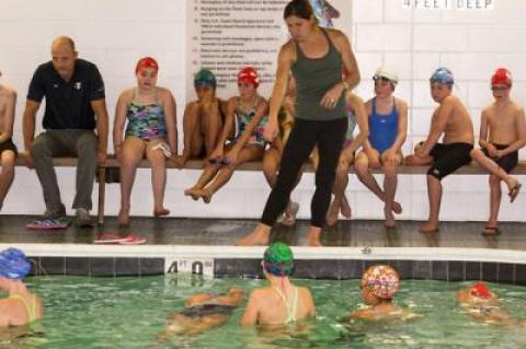 Lea Loveless Maurer, who won gold and bronze medals at the Barcelona Olympics, gave two-hour clinics to the Hurricanes at the Y.M.C.A. East Hampton RECenter Saturday.