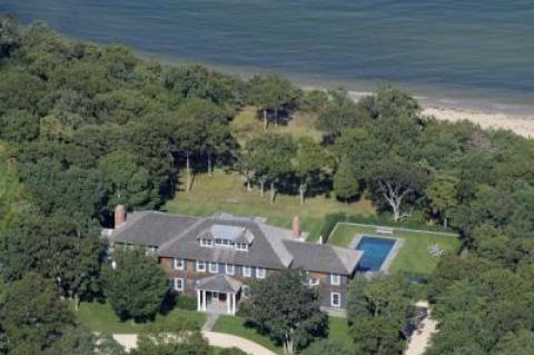 The Clintons have rented a house at 44 Broadview Road in the Bell Estate section of Amagansett. The Clintons have rented a house at 44 Broadview Road in the Bell Estate section of Amagansett.