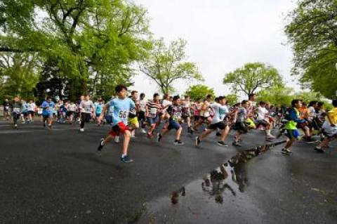 The prospect of a 5K run to the beach from the Reutershan parking lot inspired some of East Hampton’s middle school students to run to the starting line.