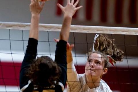 Mikela Junemann, Bonac’s chief hitting threat, probably ought to have been set more, Kathy McGeehan, East Hampton’s coach, said afterward.