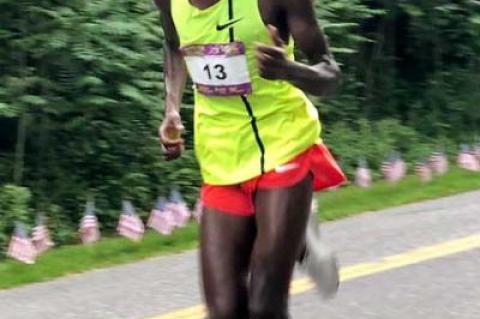 Linus Kiplagat smoked the hot Shelter Island 10K course in under 30 minutes on Saturday.
