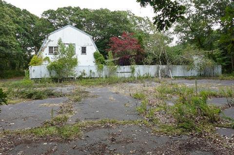 The site of the long-defunct Star Room nightclub in Wainscott. The site of the long-defunct Star Room nightclub in Wainscott.